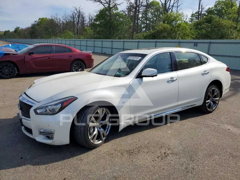 2017 Infinity Q70 фото