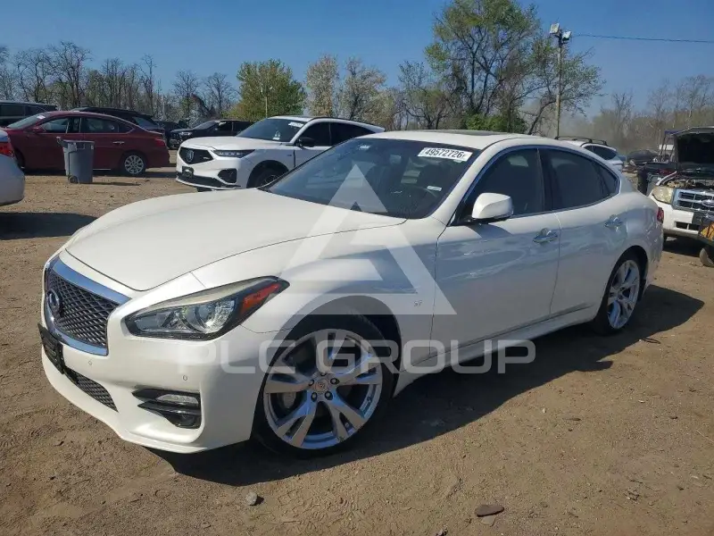 2017 Infinity Q70 photo
