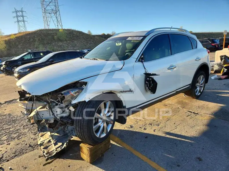 2017 Infinity QX50 photo