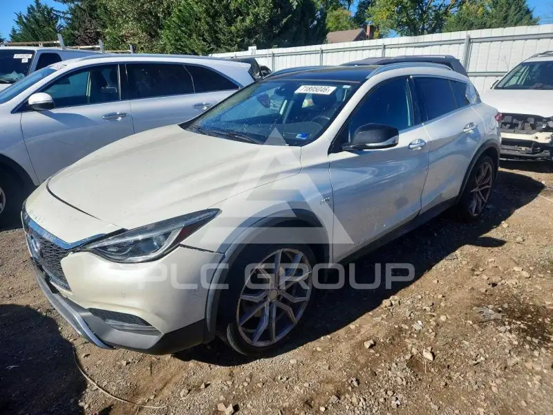 2017 Infinity QX30 фото
