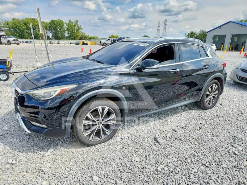 2017 Infinity QX30 фото
