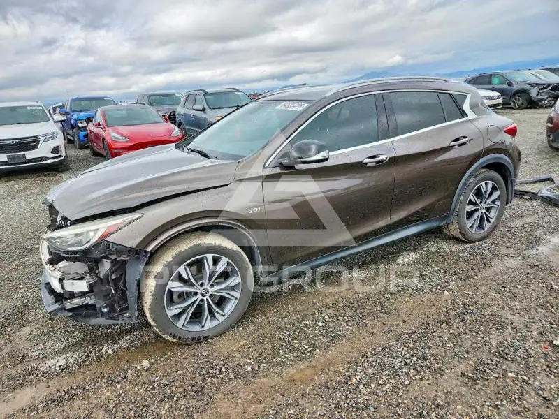2017 Infinity QX30 фото
