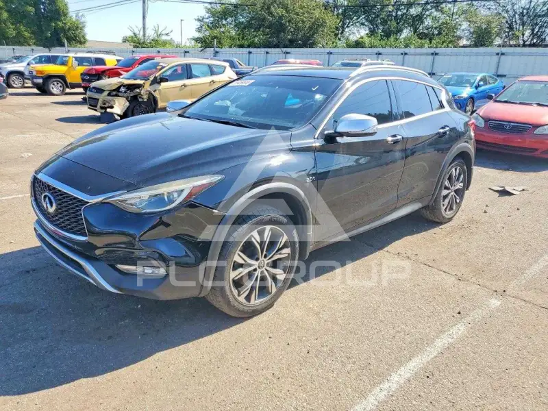 2017 Infinity QX30 фото