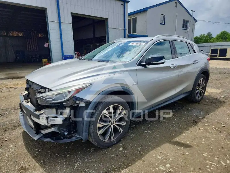 2017 Infinity QX30 фото