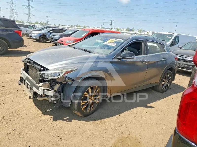 2017 Infinity QX30 фото