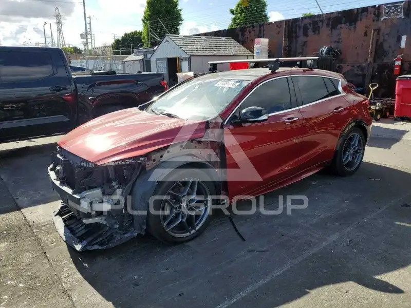 2017 Infinity QX30 photo
