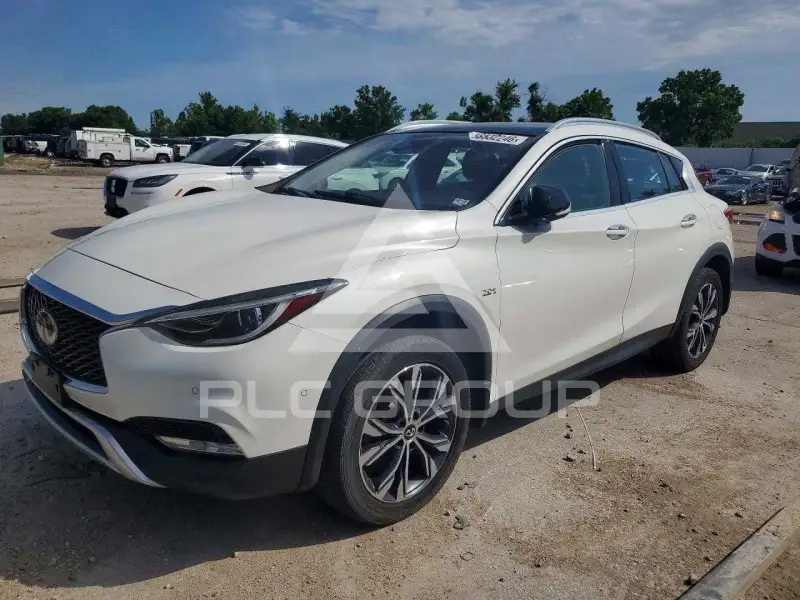 2017 Infinity QX30 фото