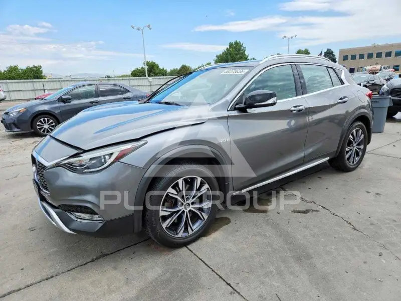 2017 Infinity QX30 фото