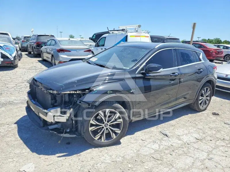 2017 Infinity QX30 фото