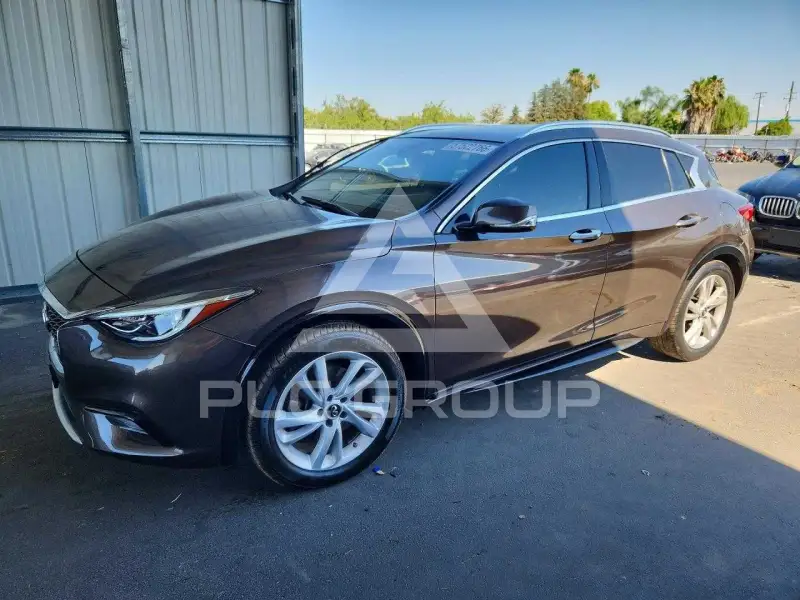 2017 Infinity QX30 фото