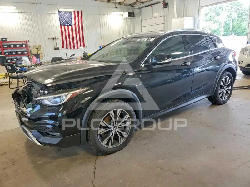 2017 Infinity QX30 фото