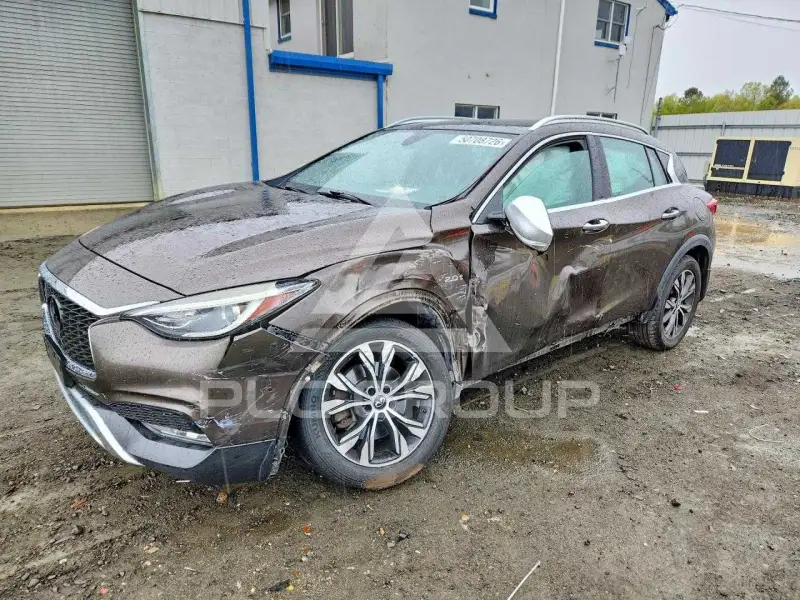 2017 Infinity QX30 фото