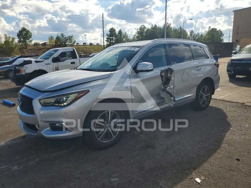 2017 Infinity QX60 photo