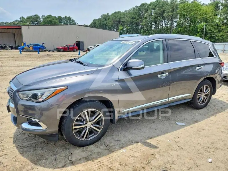 2017 Infinity QX60 photo