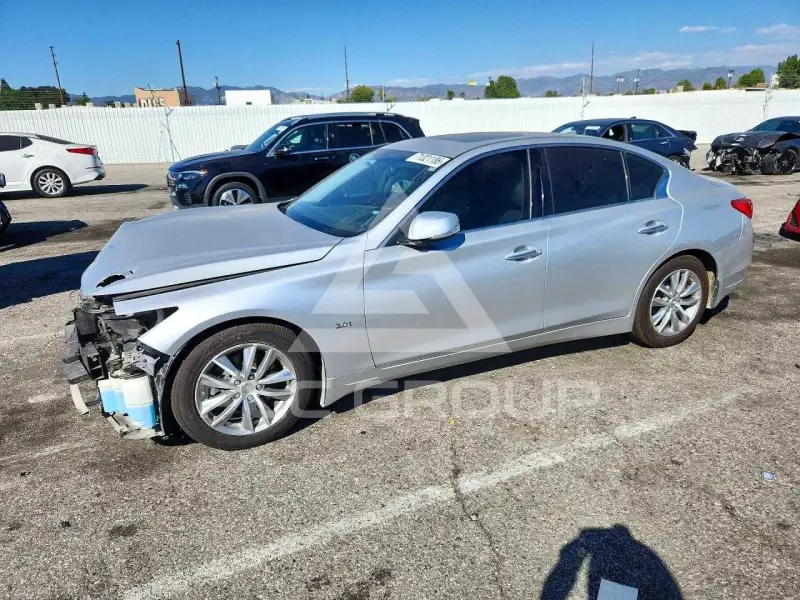 2017 Infinity Q50 фото