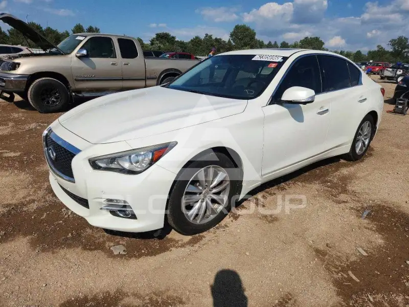2017 Infinity Q50 photo