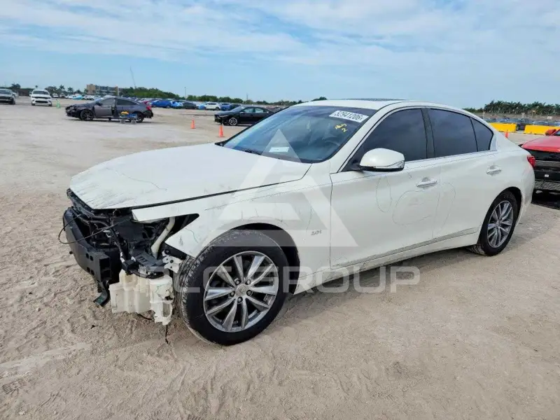 2017 Infinity Q50 фото