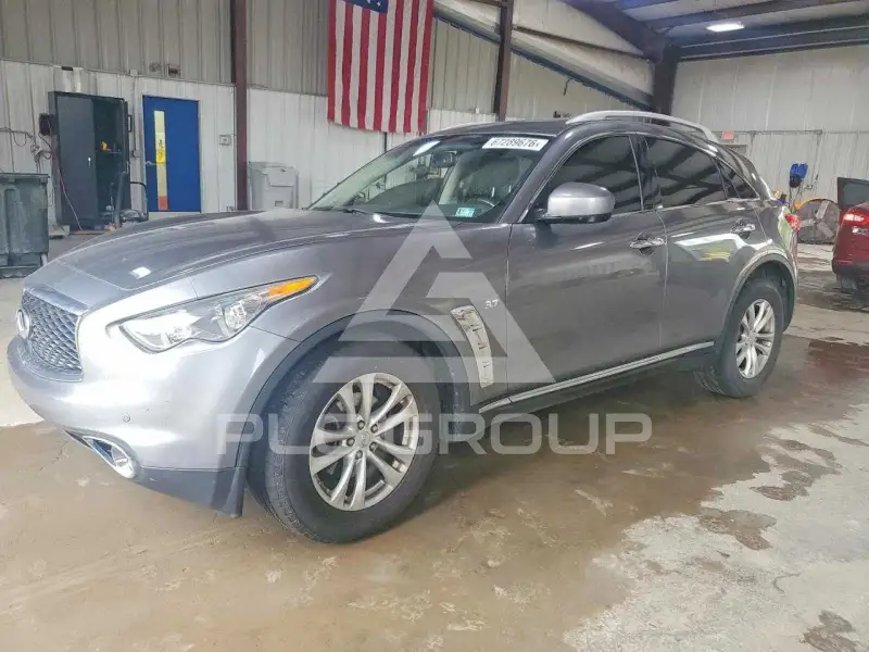 2017 Infinity QX70 photo