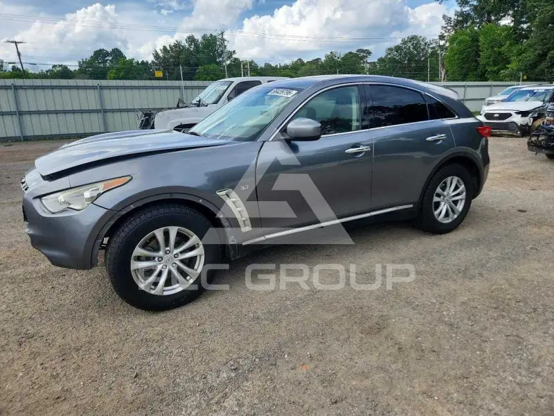 2017 Infinity QX70 фото