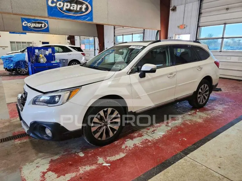 2017 Subaru Outback photo