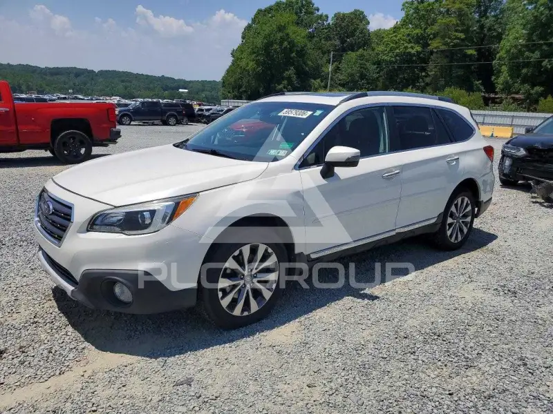 2017 Subaru Outback photo