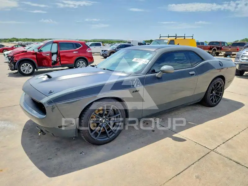 2017 Dodge CHALLENGER фото