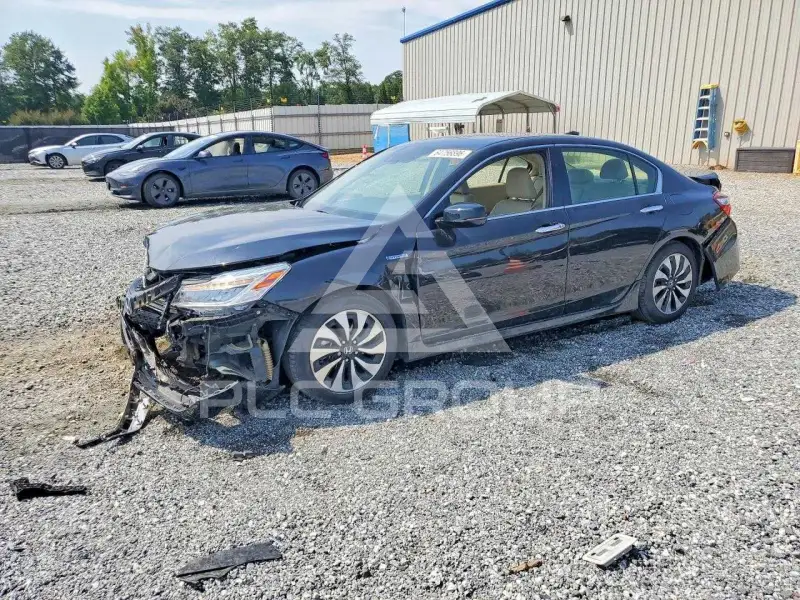 2017 Honda Accord photo