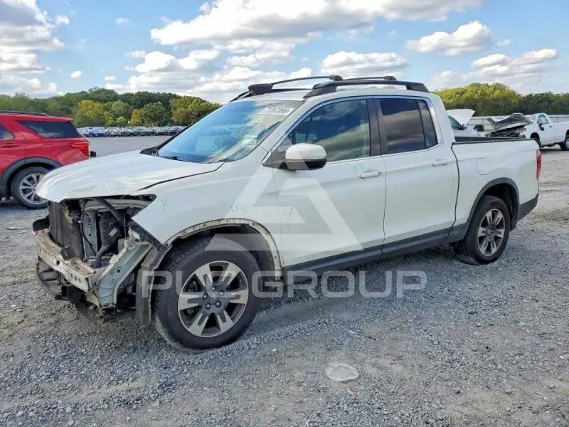 2017 Honda RIDGELINE photo