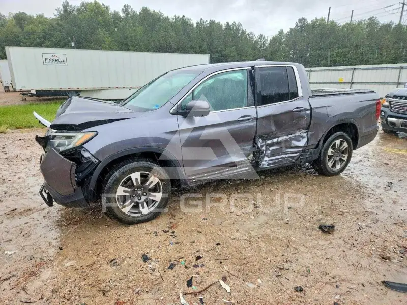 2017 Honda RIDGELINE photo