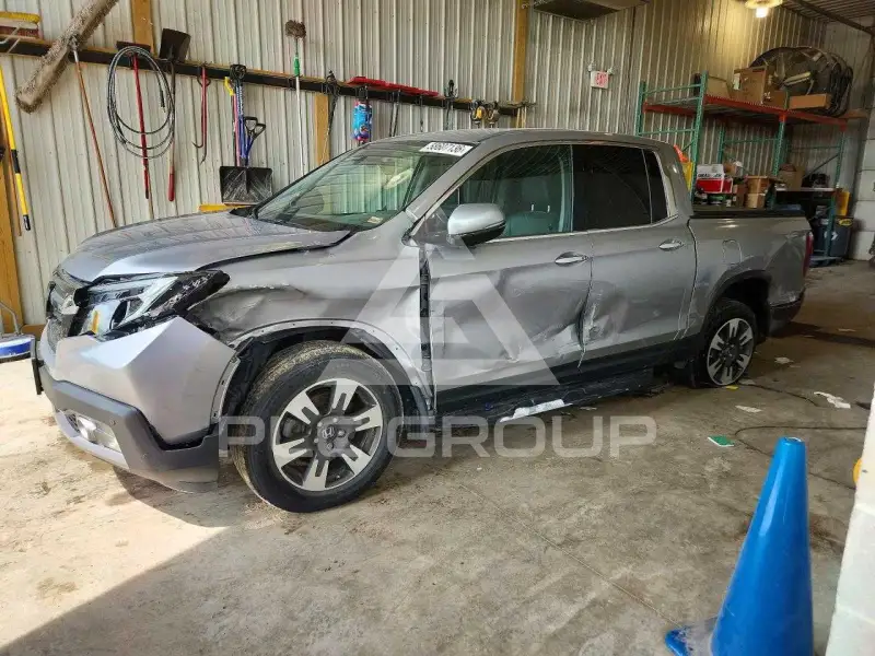 2017 Honda RIDGELINE photo