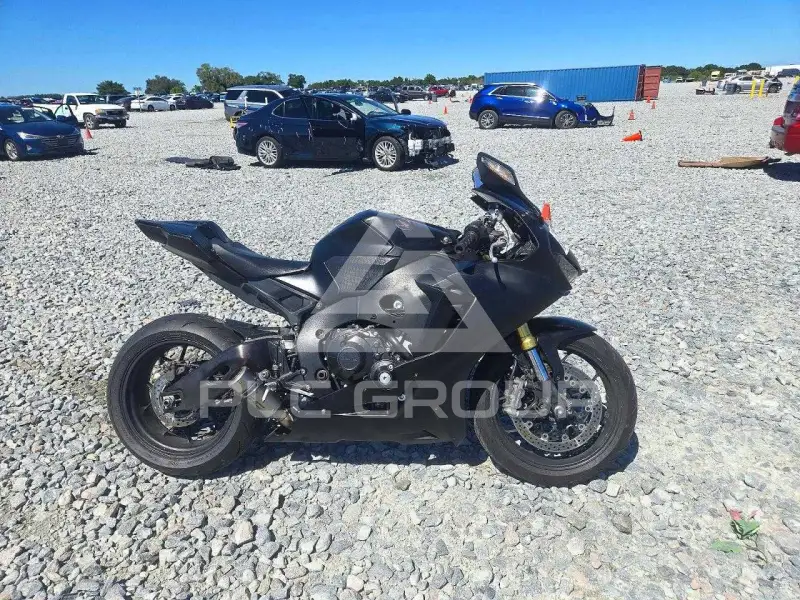 2017 Honda CBR photo
