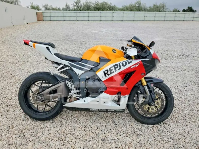 2017 Honda CBR photo
