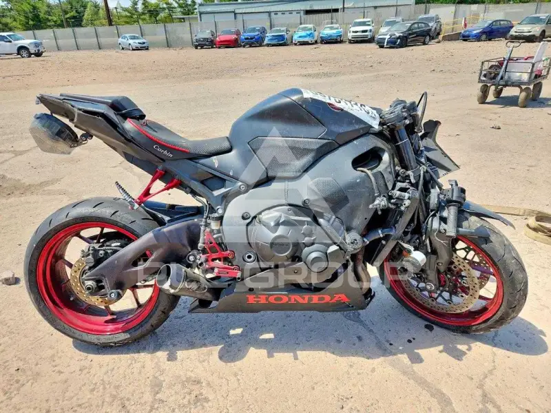 2017 Honda CBR фото