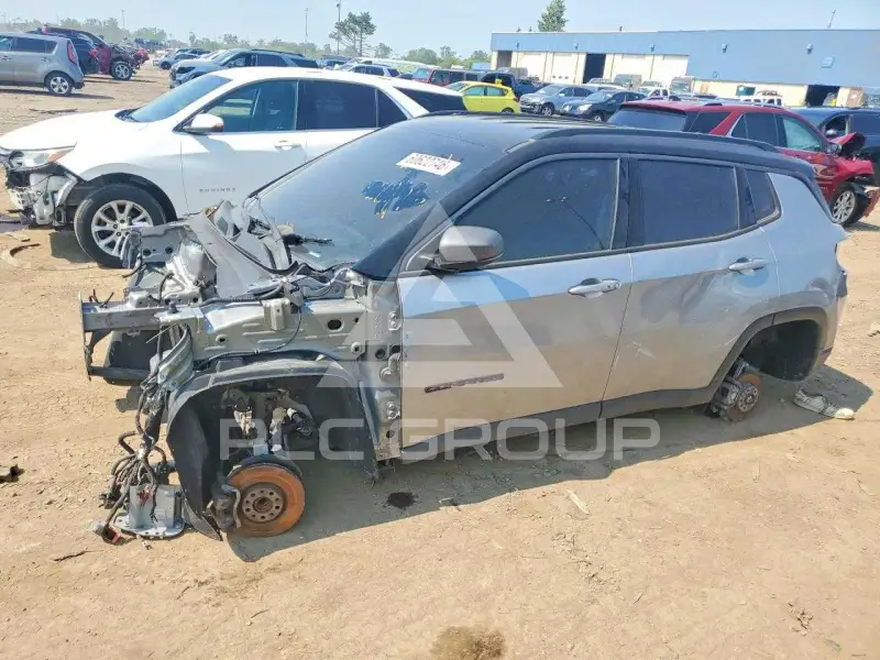 2017 Jeep COMPASS photo
