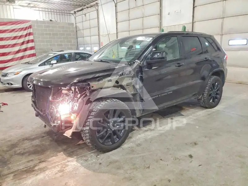 2017 Jeep Grand Cherokee фото
