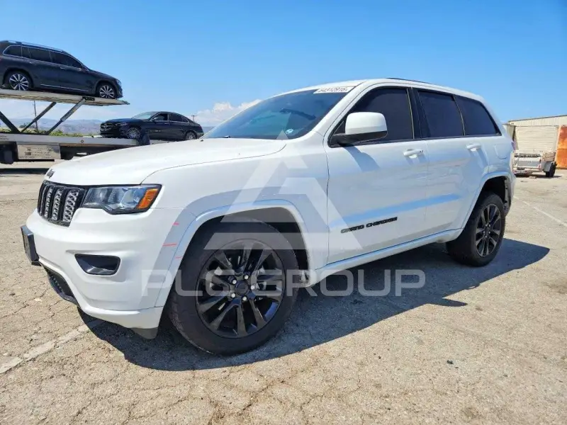 2017 Jeep CHEROKEE фото