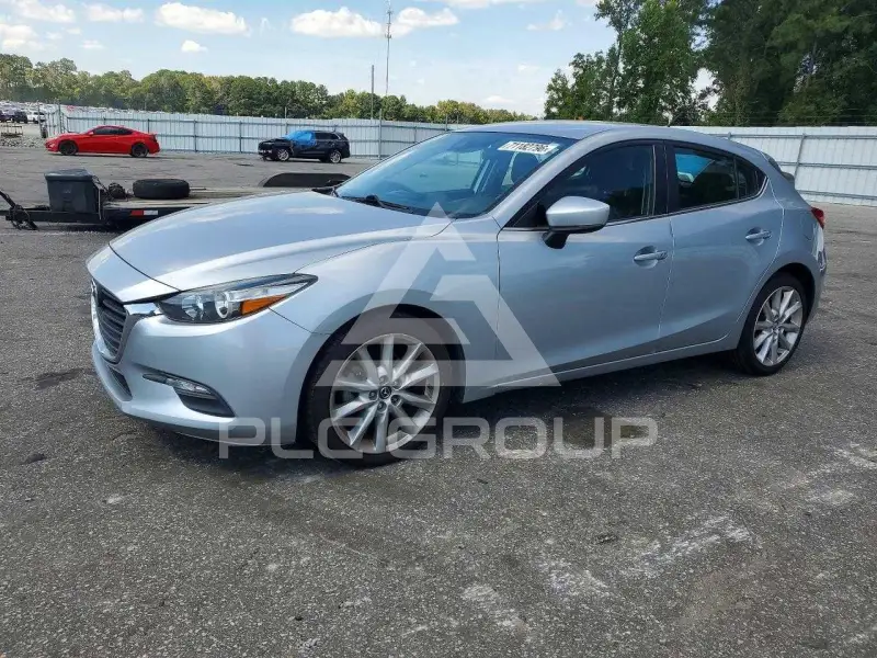 2017 Mazda 3 фото