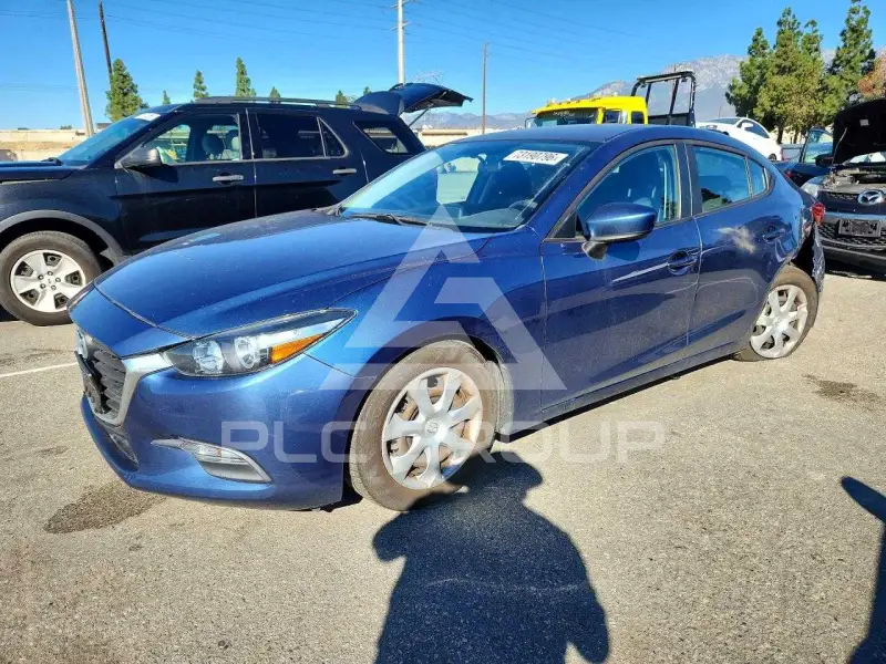 2017 Mazda 3 photo