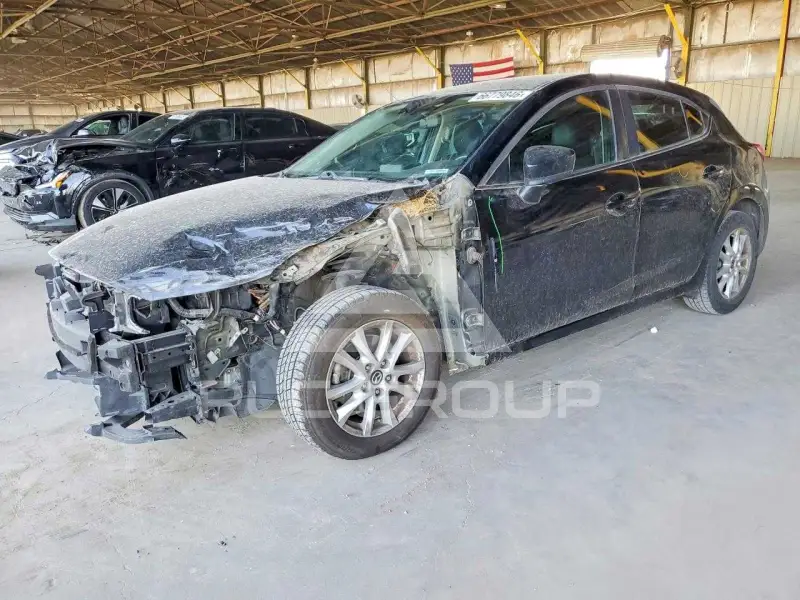 2017 Mazda 3 photo