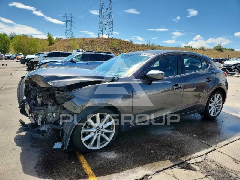 2017 Mazda 3 фото