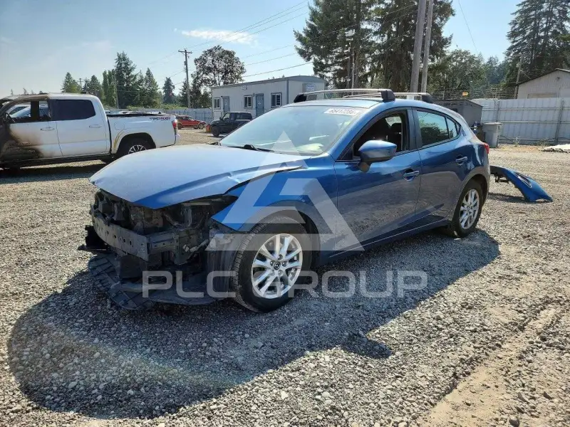 2017 Mazda 3 photo