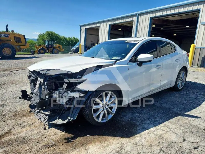 2017 Mazda 3 фото