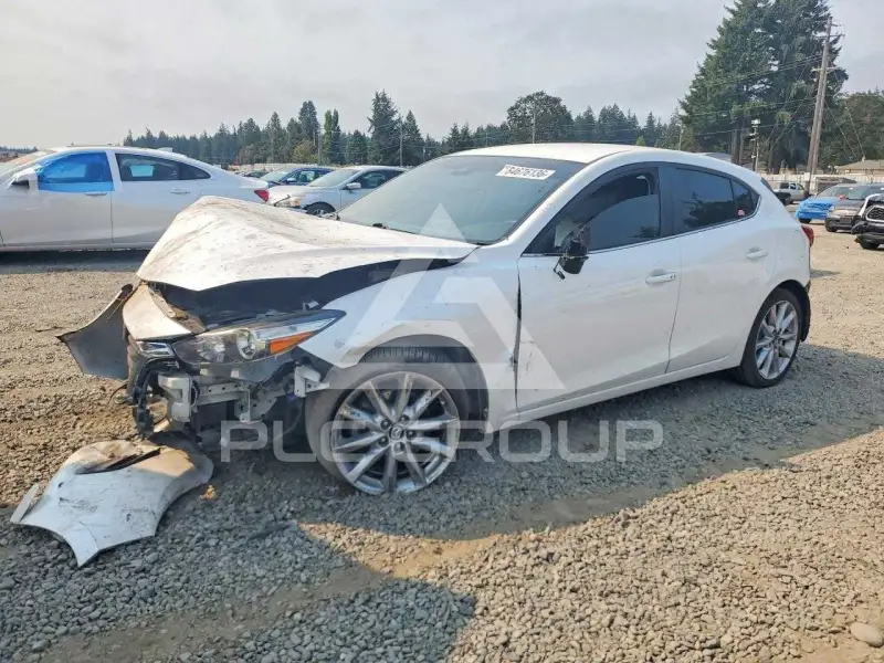 2017 Mazda 3 фото