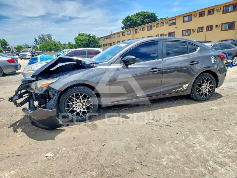 2017 Mazda 3 photo