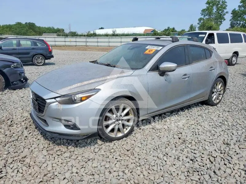 2017 Mazda 3 фото