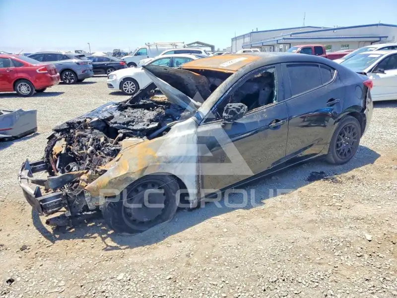 2017 Mazda 3 photo