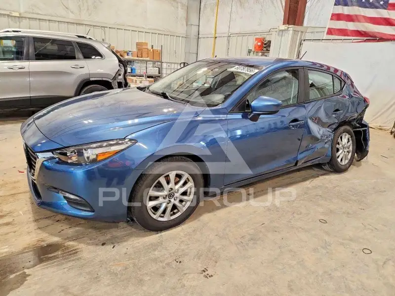 2017 Mazda 3 photo