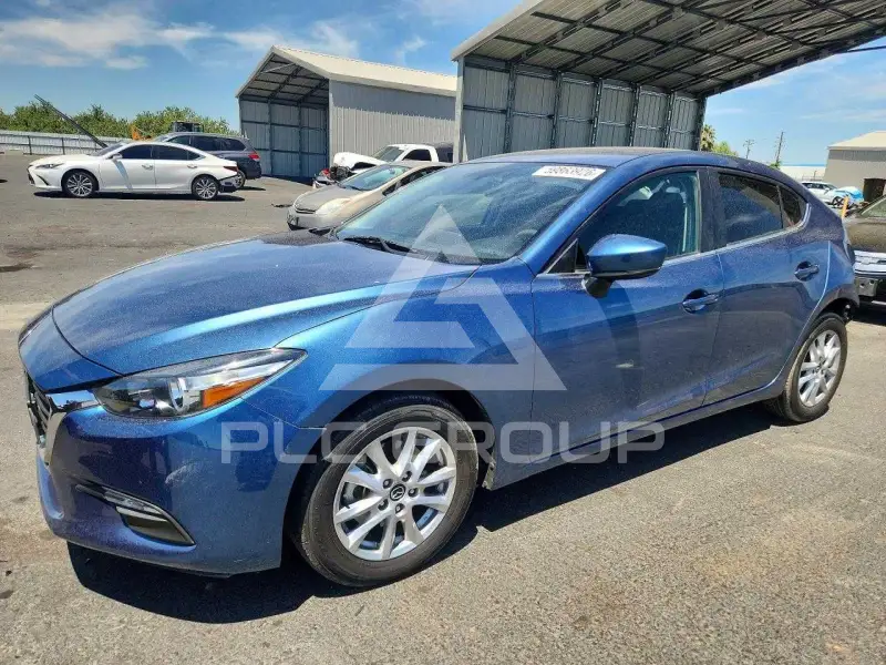 2017 Mazda 3 photo