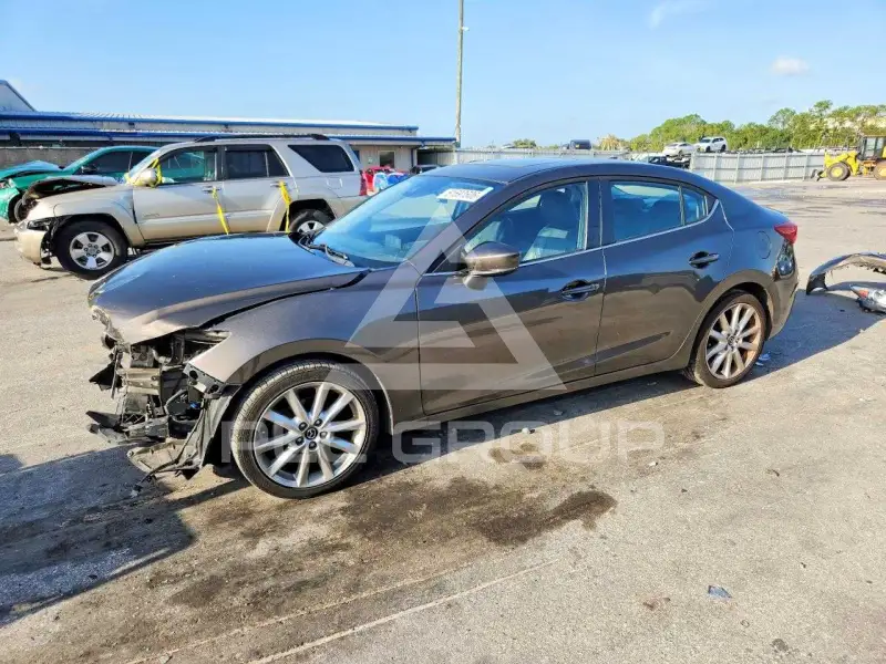2017 Mazda 3 фото