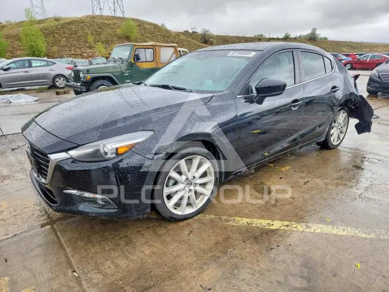 2017 Mazda 3 photo